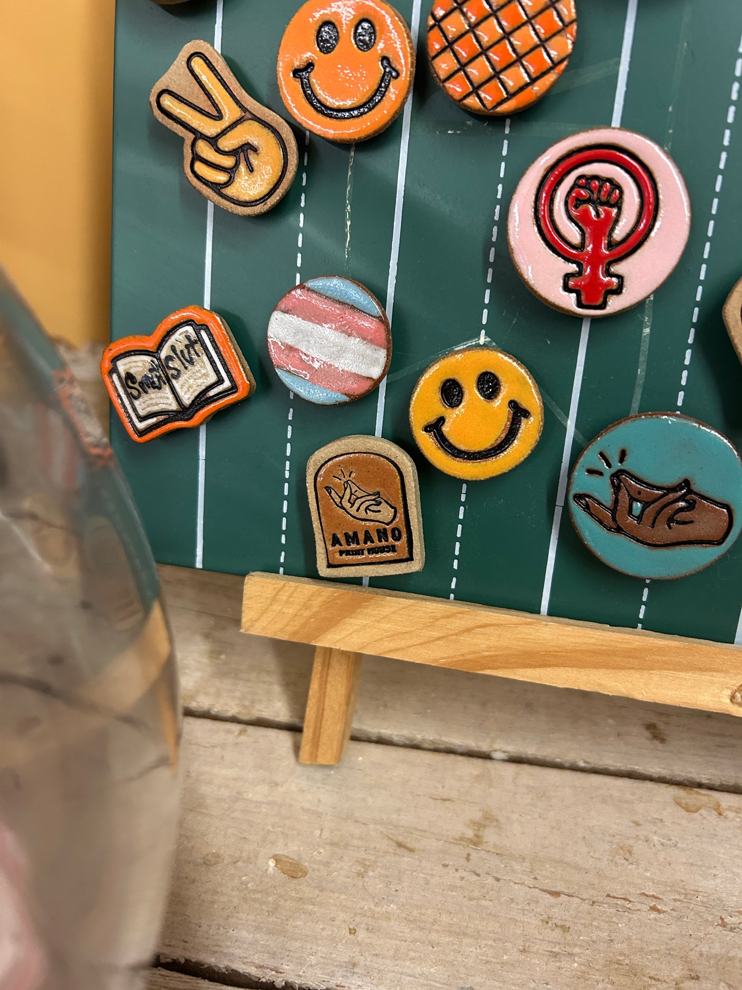 Amano Snap Magnet (Brown)